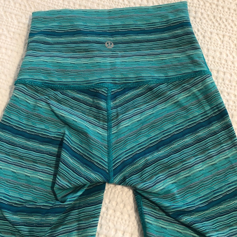 Lululemon Wunder Under SZ 2  (HR)  7/8 Length